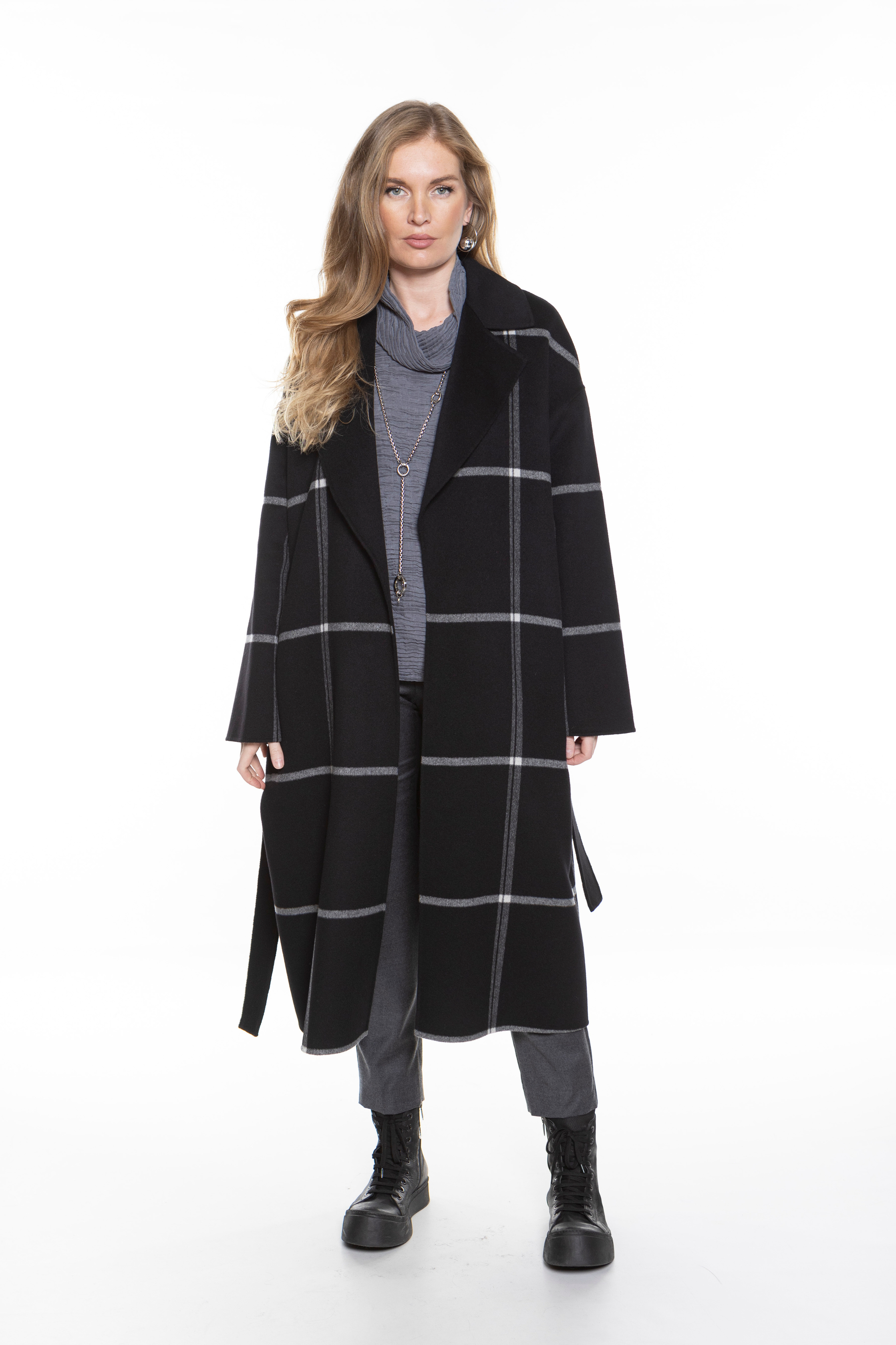 ШЕРСТЯНОЕ ЖАККАРДОВОЕ ПАЛЬТО