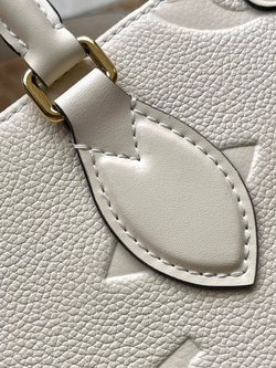 Louis Vuitton Onthego PM