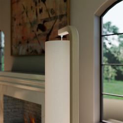 Стильный торшер Uno из светлого ясеня в уютной гостиной