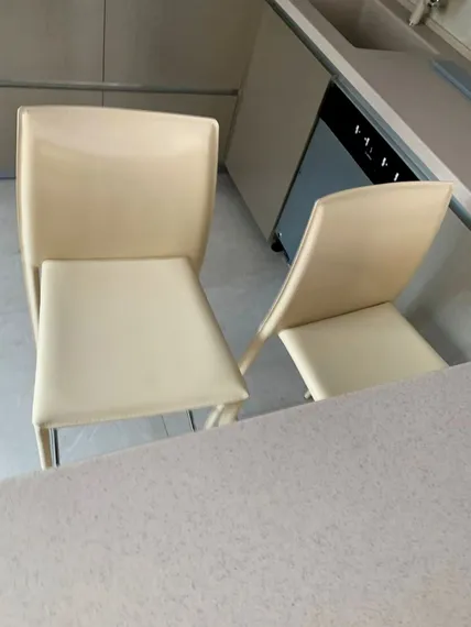 Полубарный стул Rolf бежевая кожа