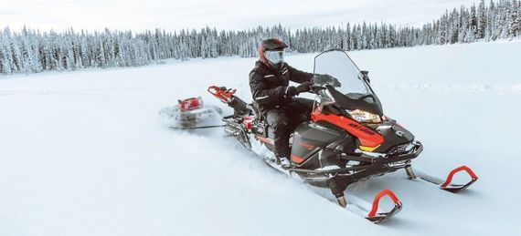 Снегоход BRP Ski-Doo Skandic SWT 900 ACE (2024)