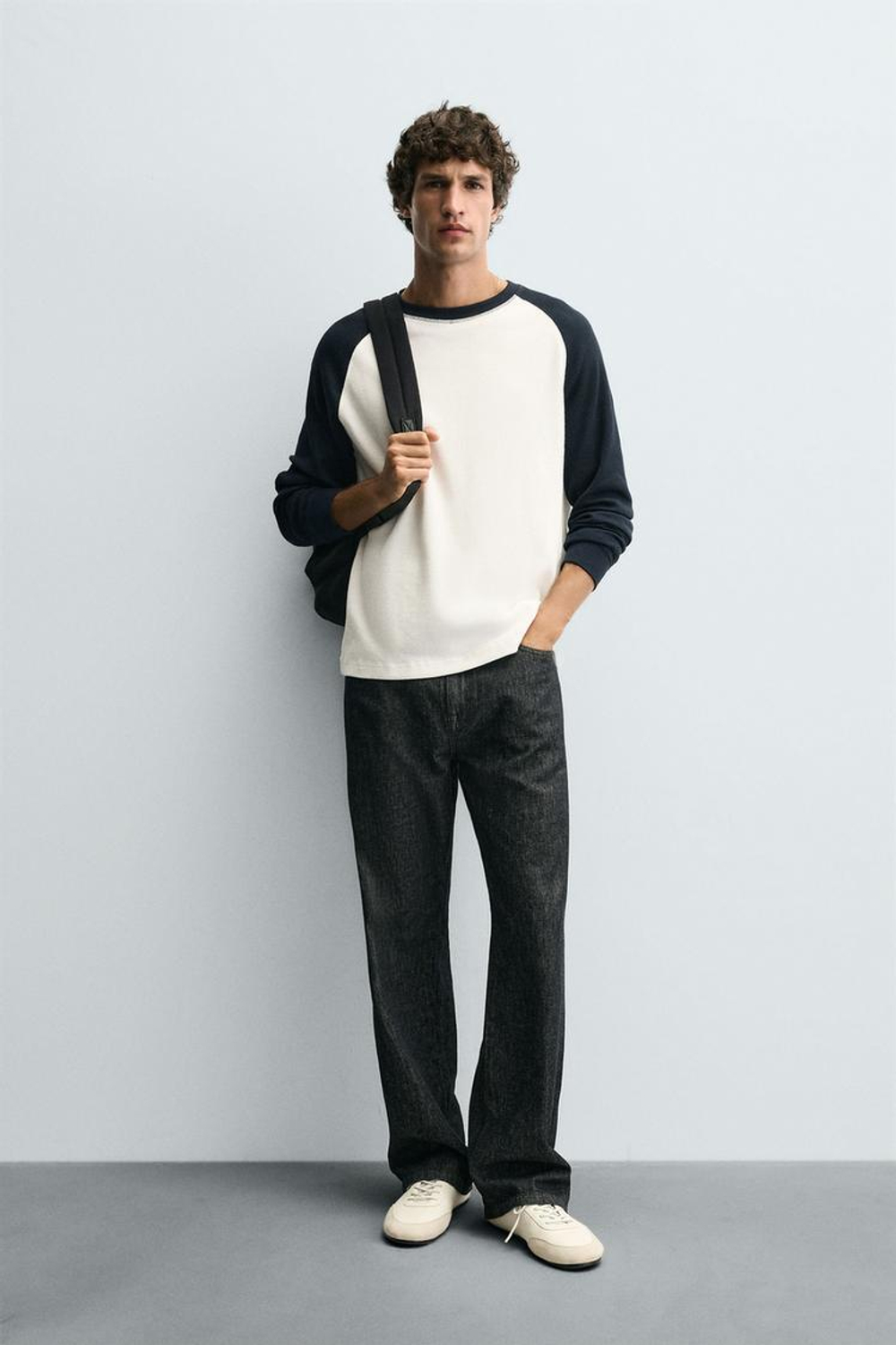 ZARA ФУТБОЛКА В СТИЛЕ КОЛОР-БЛОК ИЗ ТКАНИ ВАФЕЛЬНОГО ПЛЕТЕНИЯ, ТЕМНО-СИНИЙ/БЕЛЫЙ