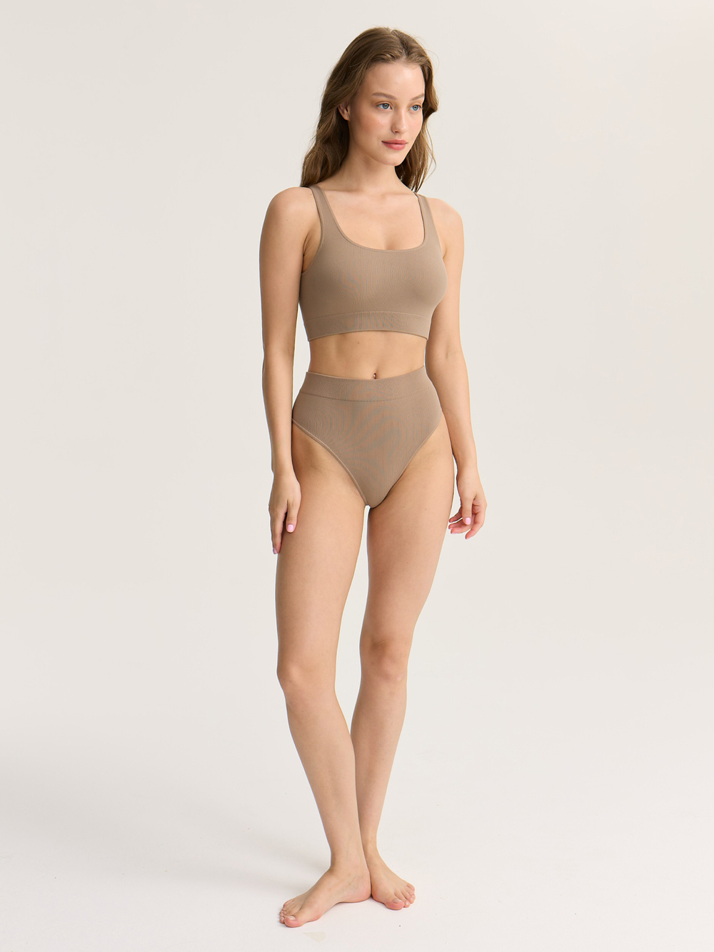 Бесшовные трусы с высокой посадкой