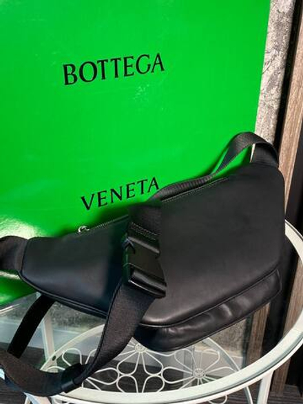 Сумка-мессенджер Bottega Veneta