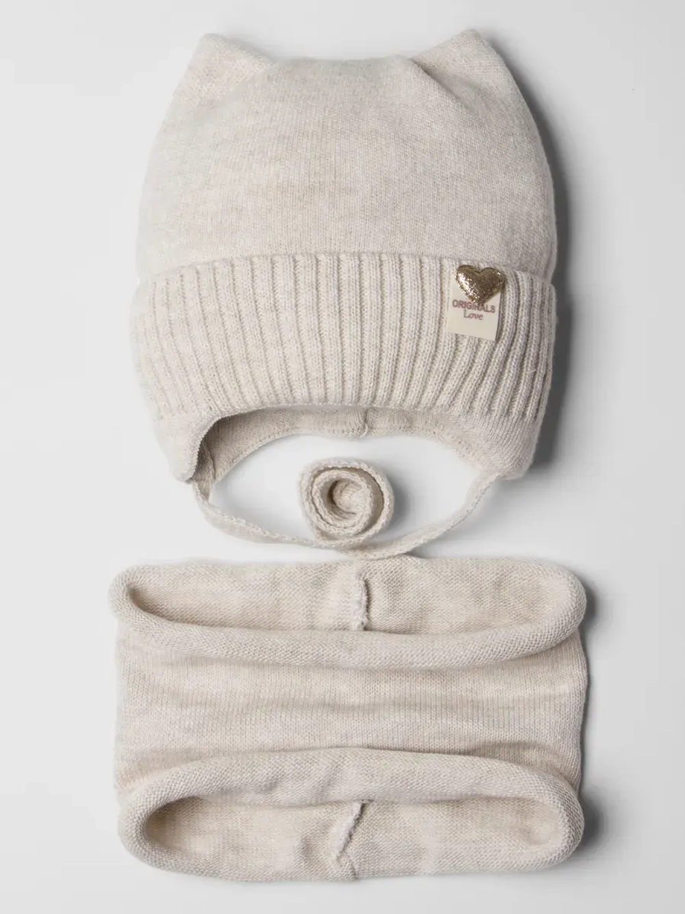 Шапка для девочки на осень