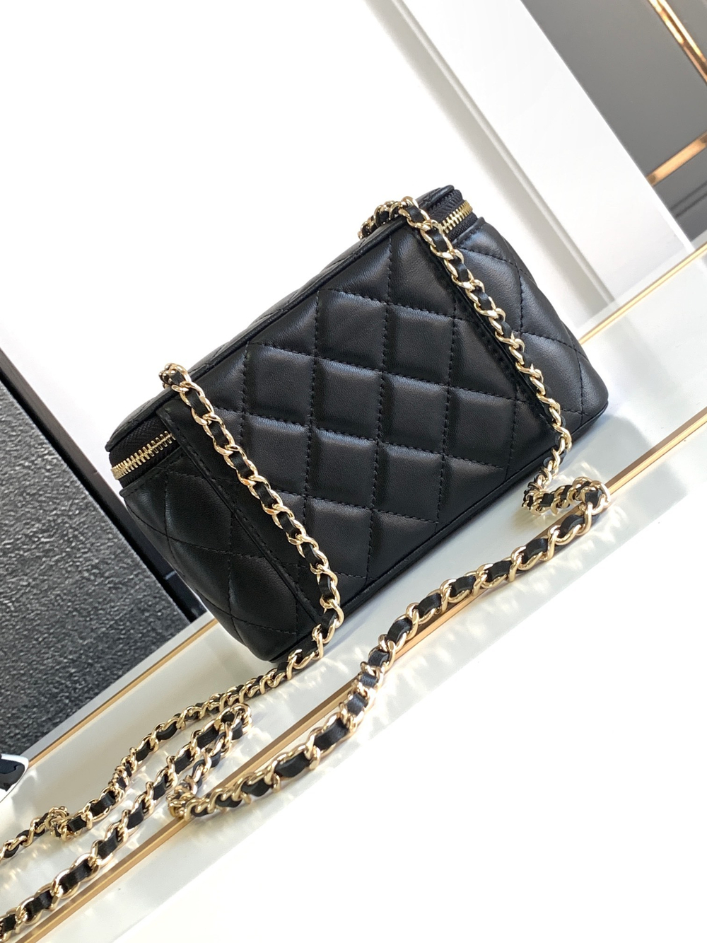 Chanel Vanity with Chain 17 cm