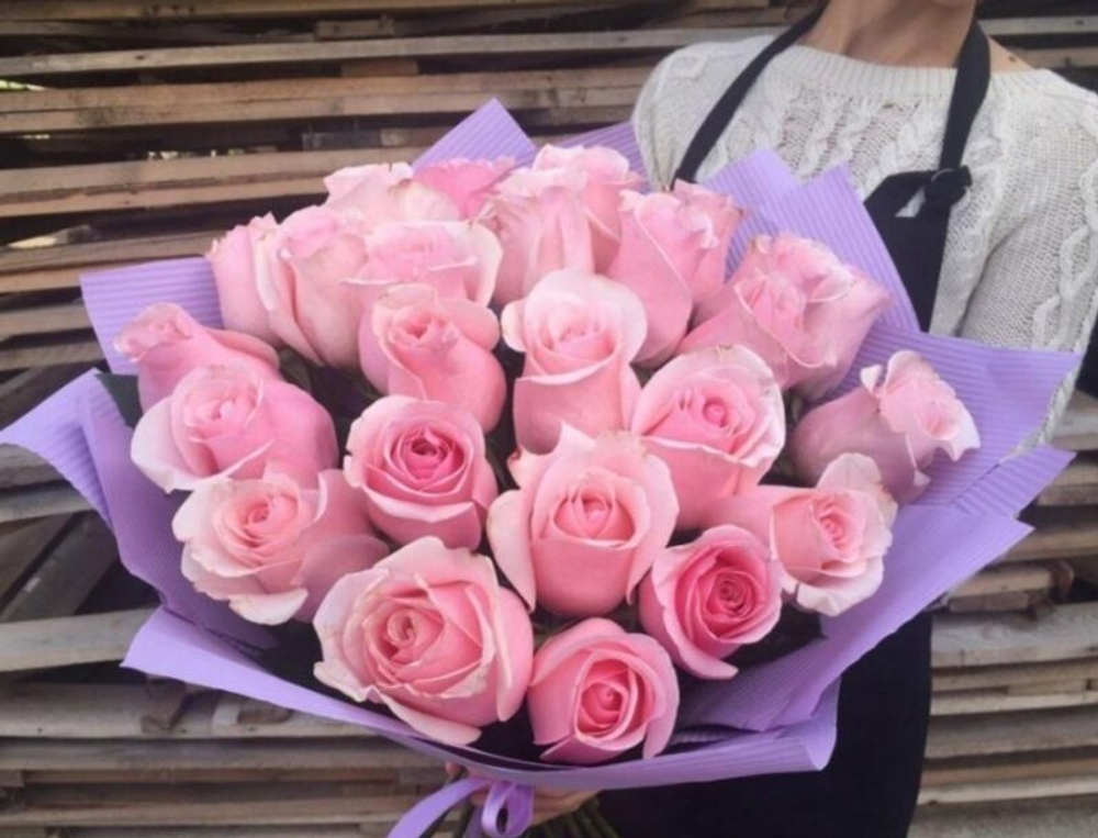 Букет из 25 роз с крупным бутоном