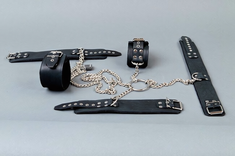 Комплект для фиксации на цепях с замочком (Цвет: черный)