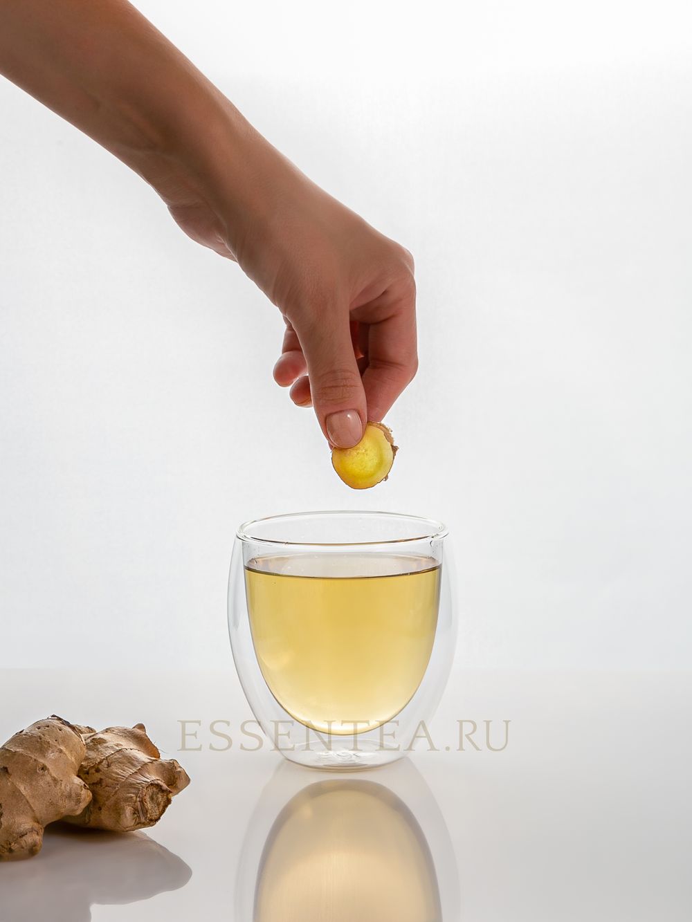 чашка стеклянная с ручкой