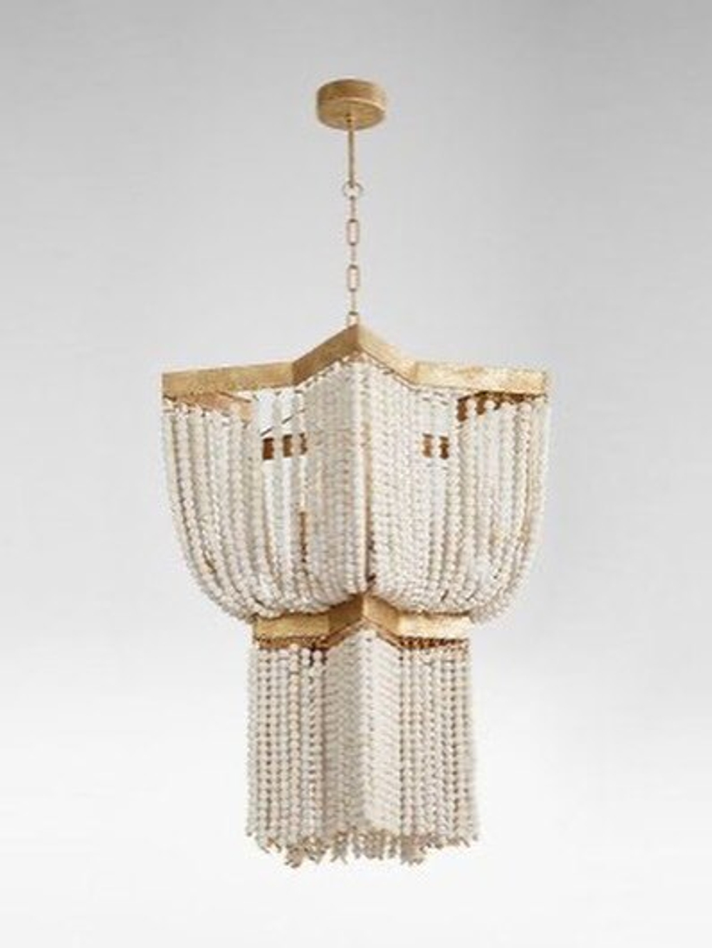 Люстра подвесная из деревянных бусинок