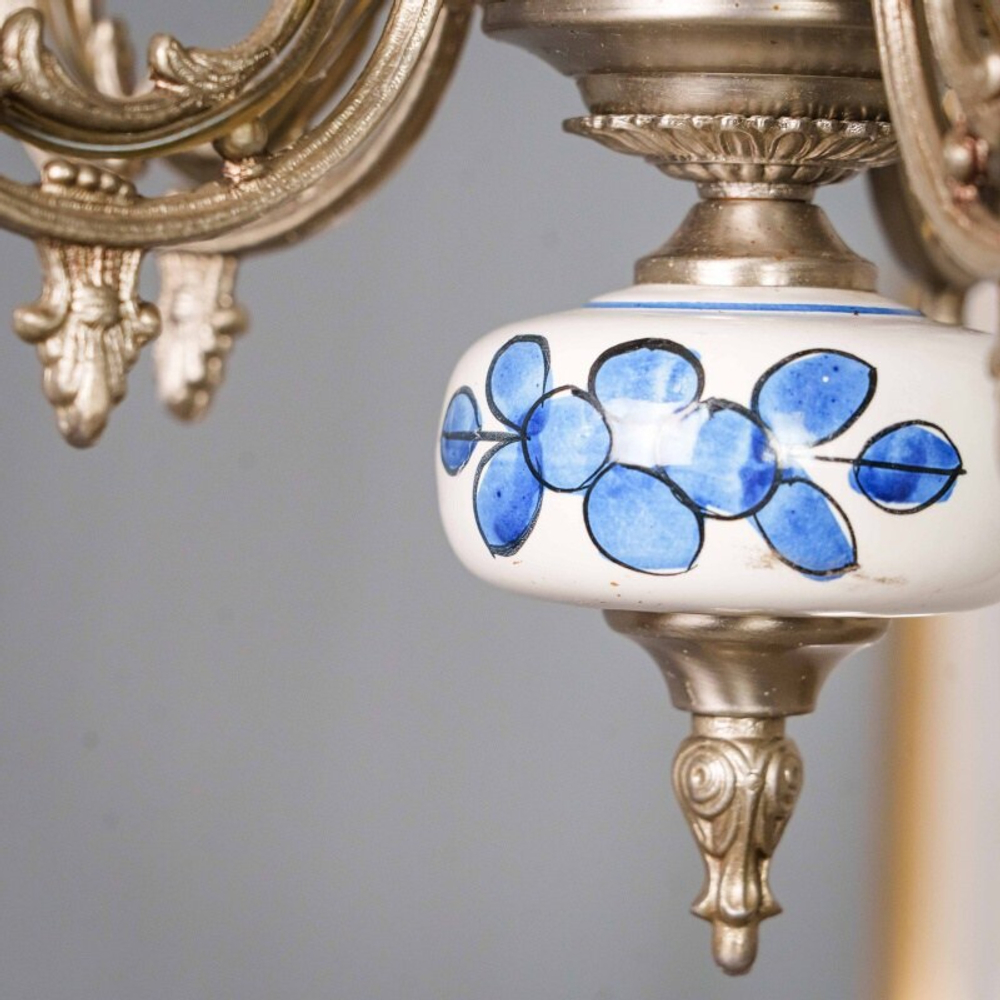 Антикварная керамическая люстра с росписью и бронзовым основанием