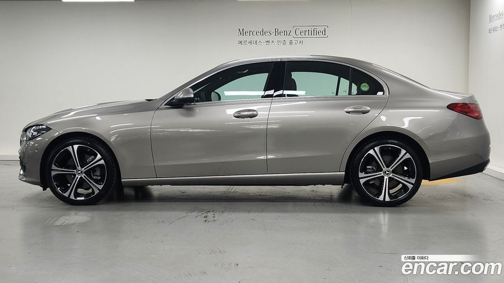 Mercedes-Benz C-Class W206 C300 4MATIC Avangarde (12.2023)
