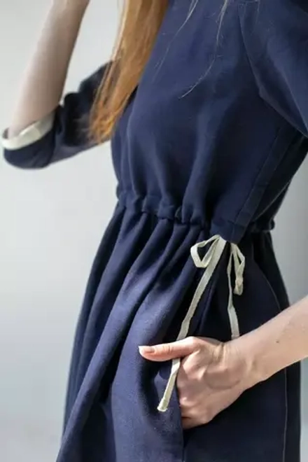 Синее платье с кулиской из хлопка и льна