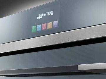 Электрический духовой шкаф Smeg SFP140