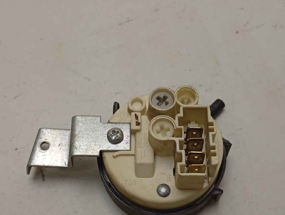 GOY1054L кт48 Датчик уровня воды для стиральной машины Candy 41030745 б/у