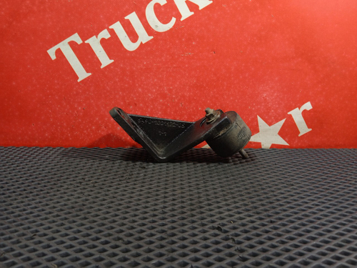 Кронштейн траверсы КПП правый