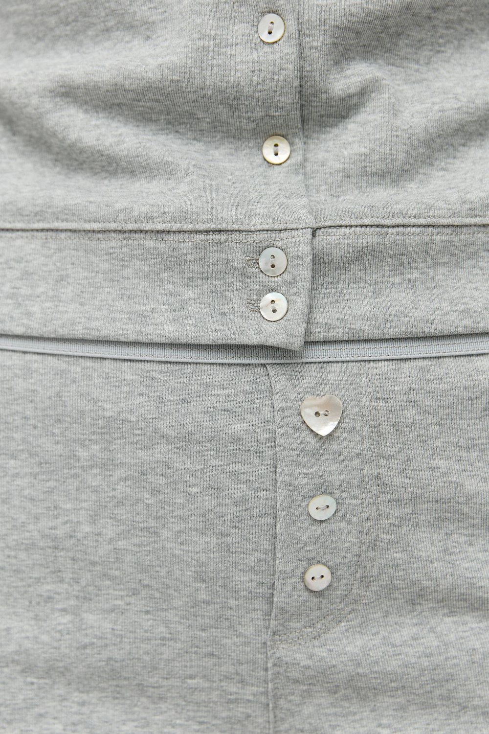 Лонгслив на пуговицах