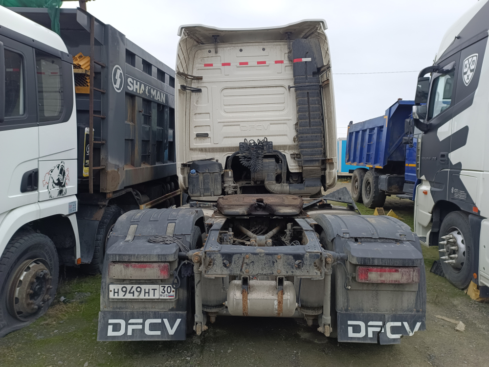 DongFeng DFH 4x2 Седельный тягач DFH4180 (Дизельный, 13,5 л, 518 л.с., АТ)