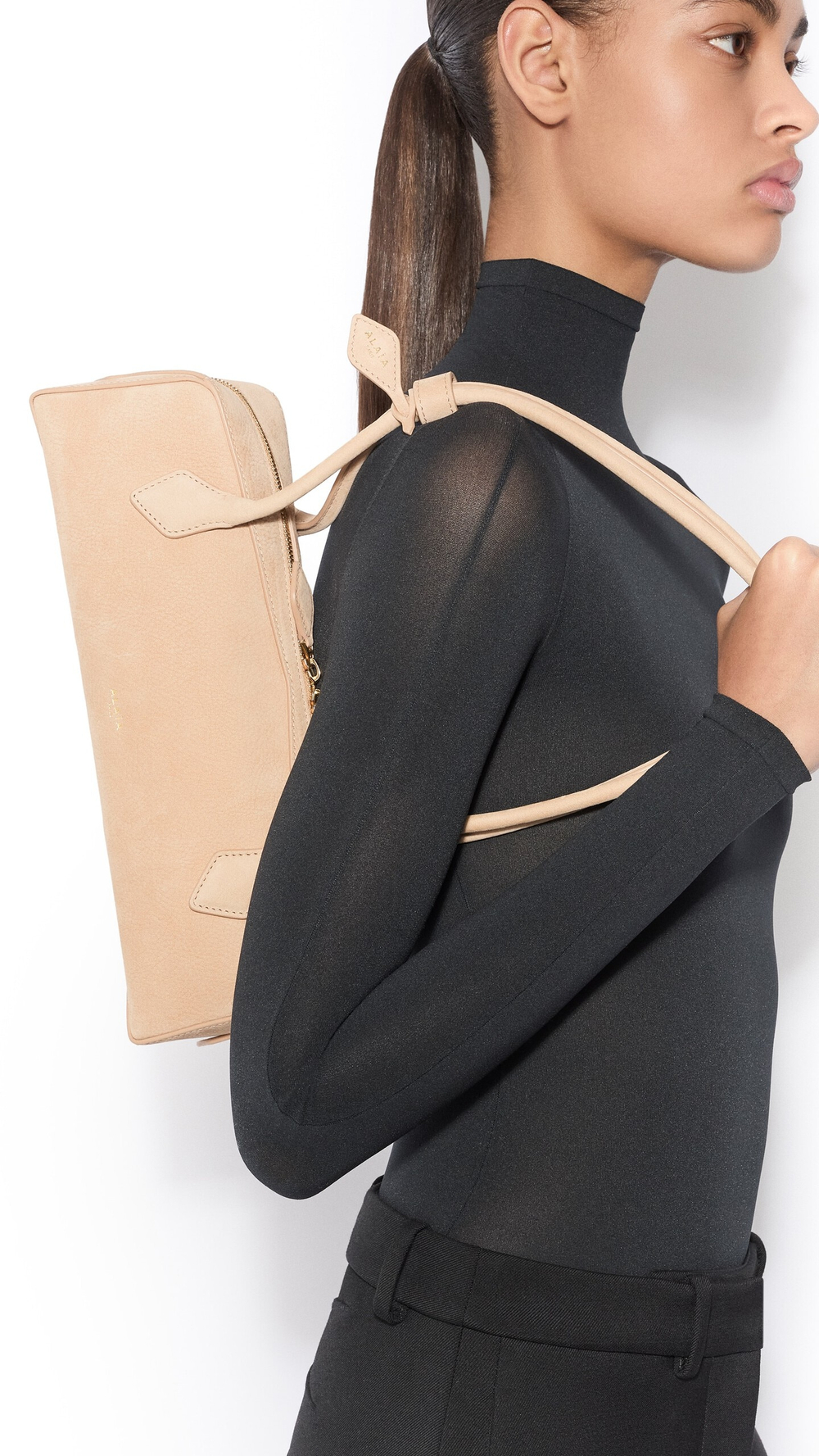 ALAÏA СУМКА LE TECKEL ИЗ НАТУРАЛЬНОЙ КОЖИ, ПЕСОЧНЫЙ