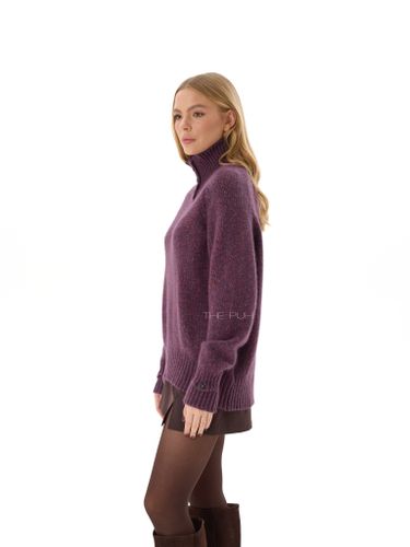 Фиолетовый шерстяной свитер с цветным люрексом