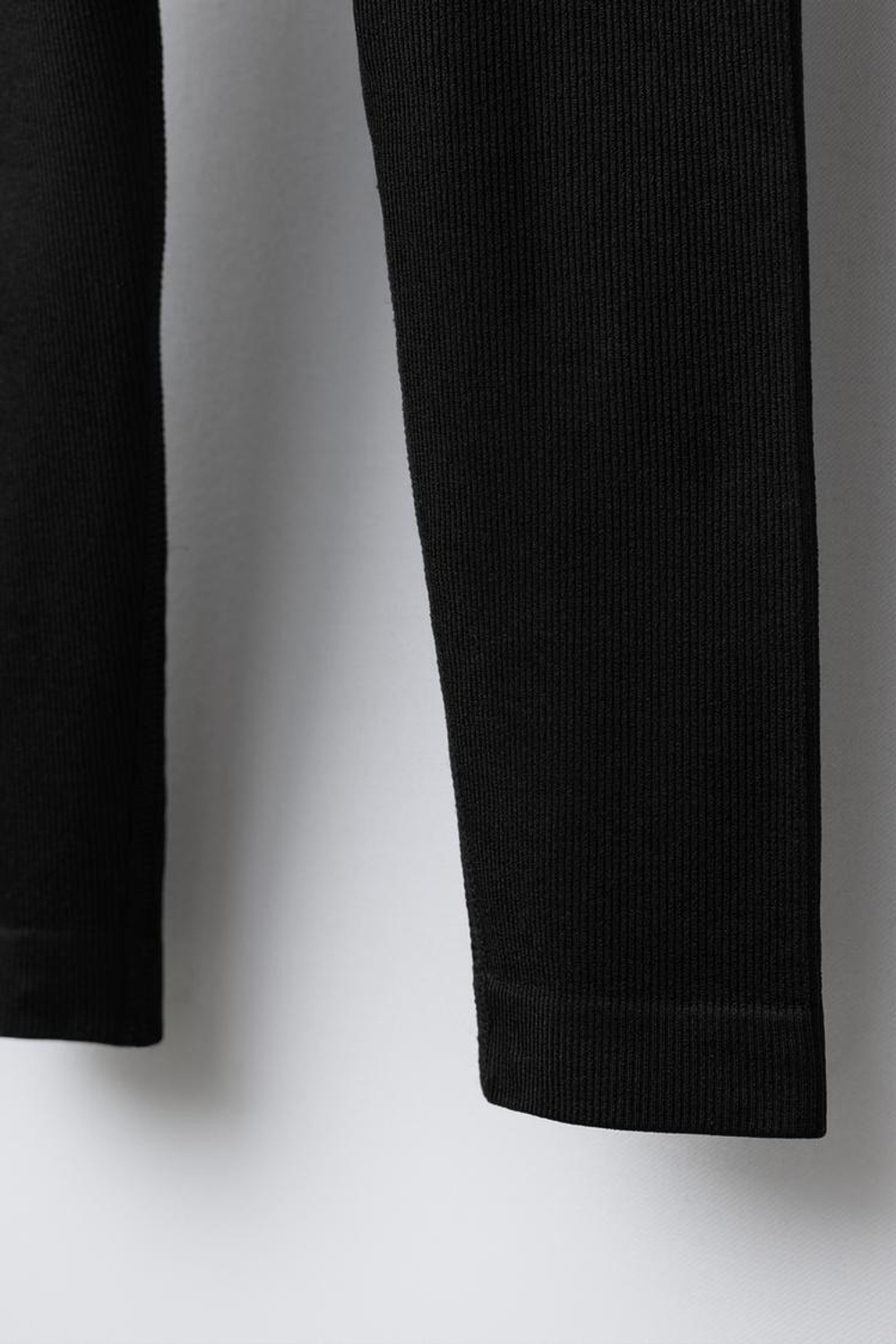 ZARA ЛЕГИНСЫ В РУБЧИК С РЕЛЬЕФНЫМ ТЕКСТОМ, ЧЕРНЫЙ