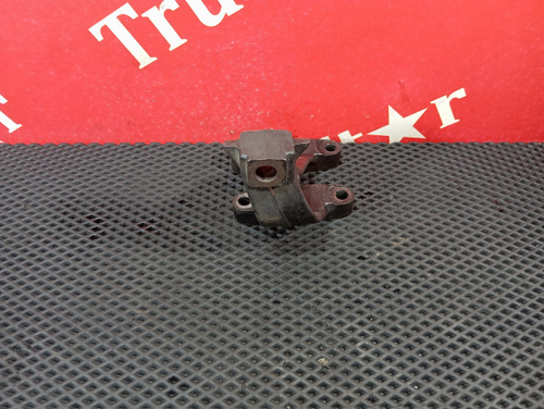 Кронштейн двигателя передний левый