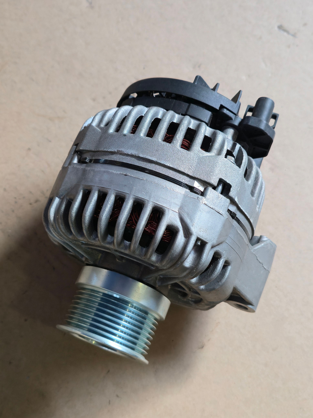 Генератор КАМАЗ дв.740 ЕВРО-3, 4 (8-ручьевой шкив) 28В 120А