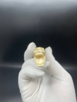 Бивень мамонта с гравировкой волка 15 см