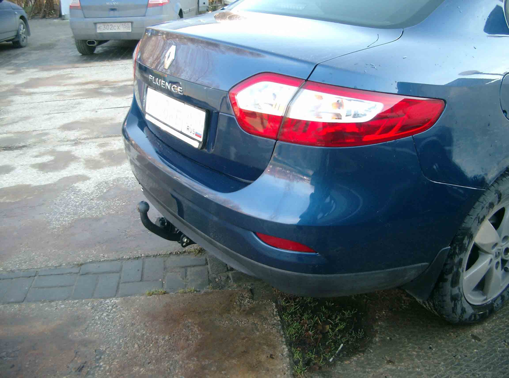 Фаркоп Renault Fluence 2009-2015, условно-съемный,(без электрики) Трейлер.9020