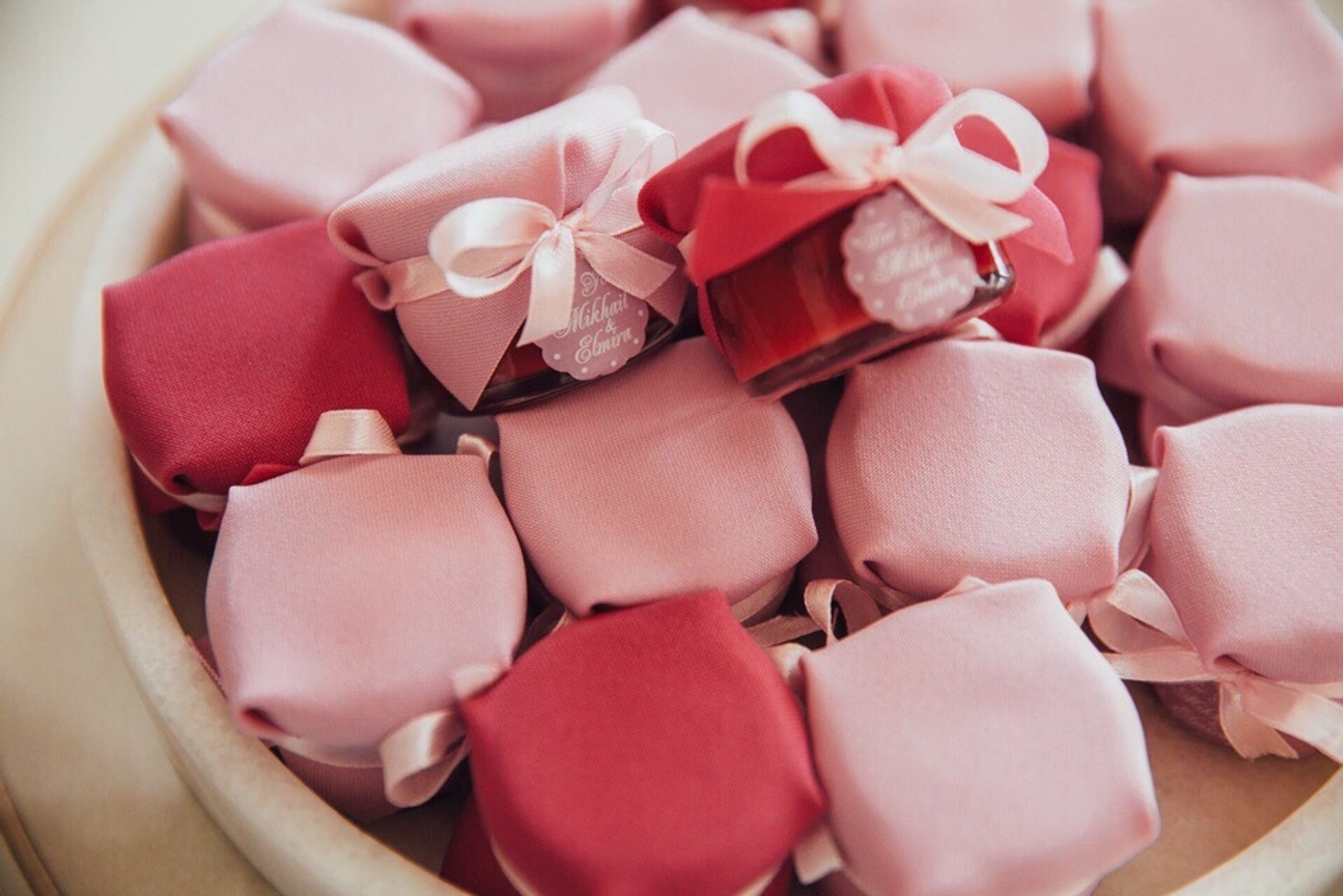 Идеи подарков гостям на свадьбе от молодоженов - свадебные бонбоньерки
