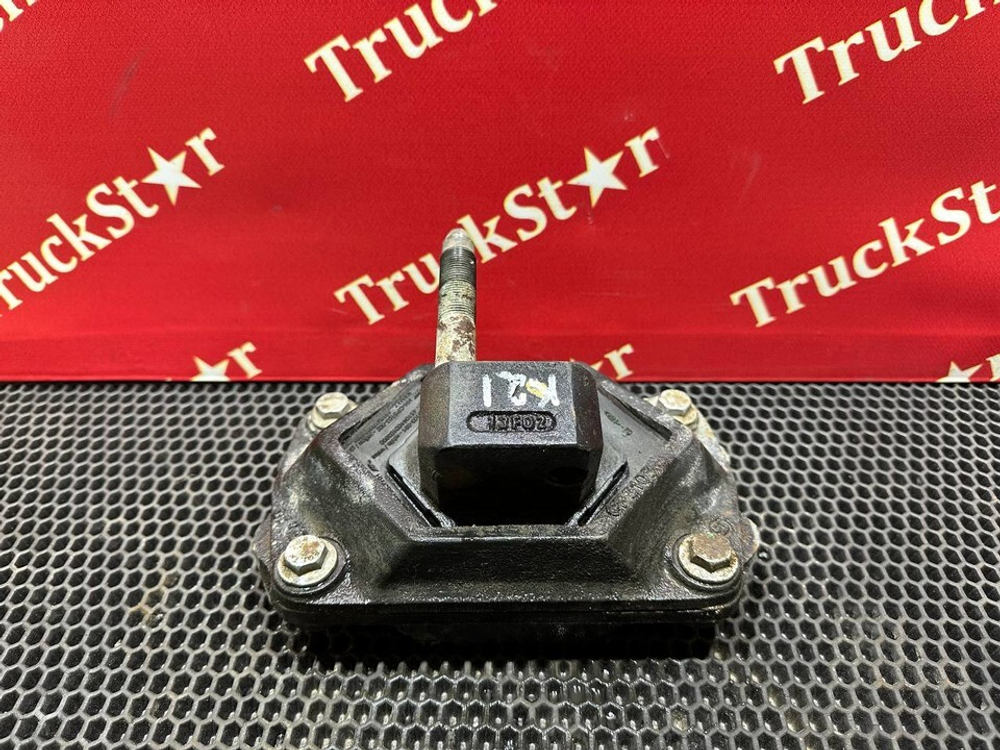 Подушка двигателя 2020г