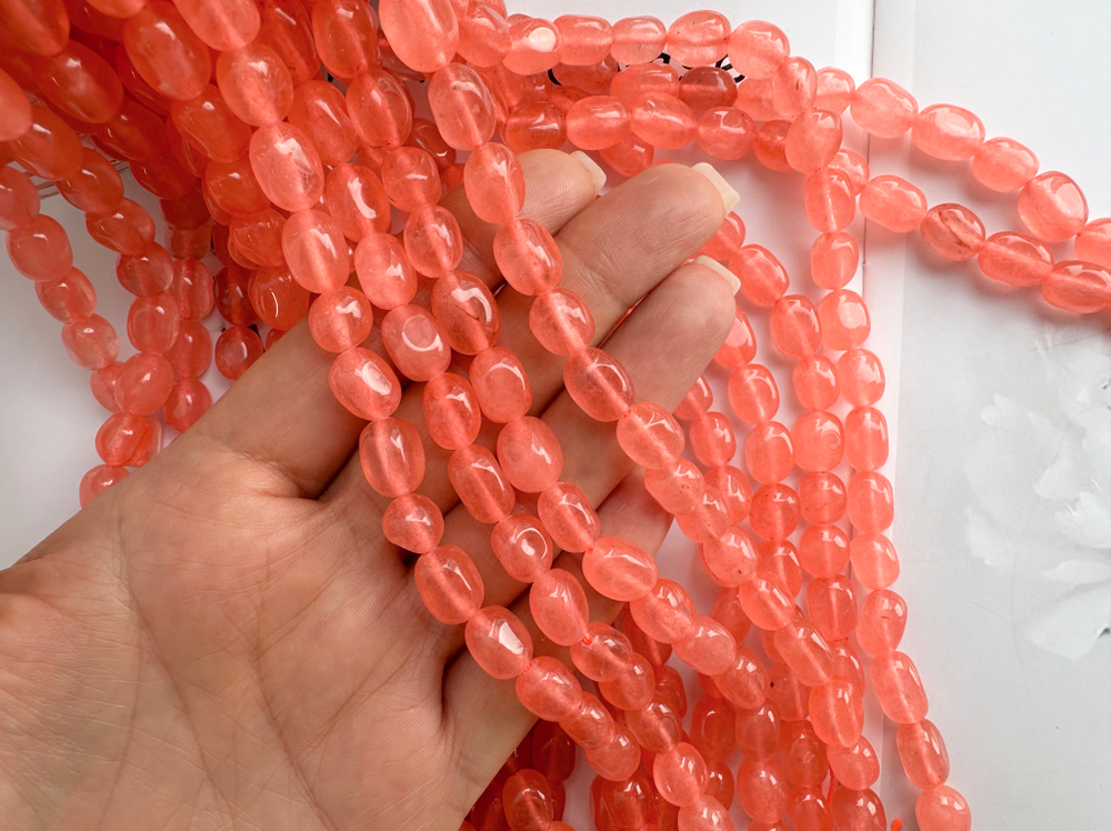 Нить бусин из тонированного кварца 7-8мм (галтовка)