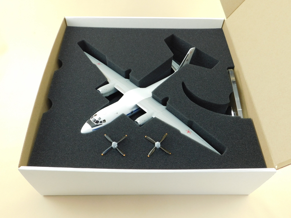 Модель самолета Ан-26 (М1:72, ВВС России, RF-36004, 26)