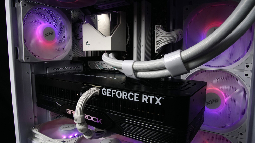 Ryzen 9 9900X + RX 9070 16Gb