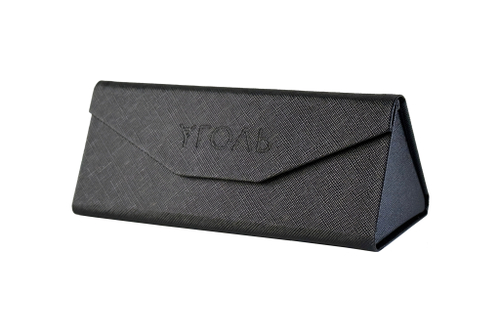 Футляр-треугольник для очков