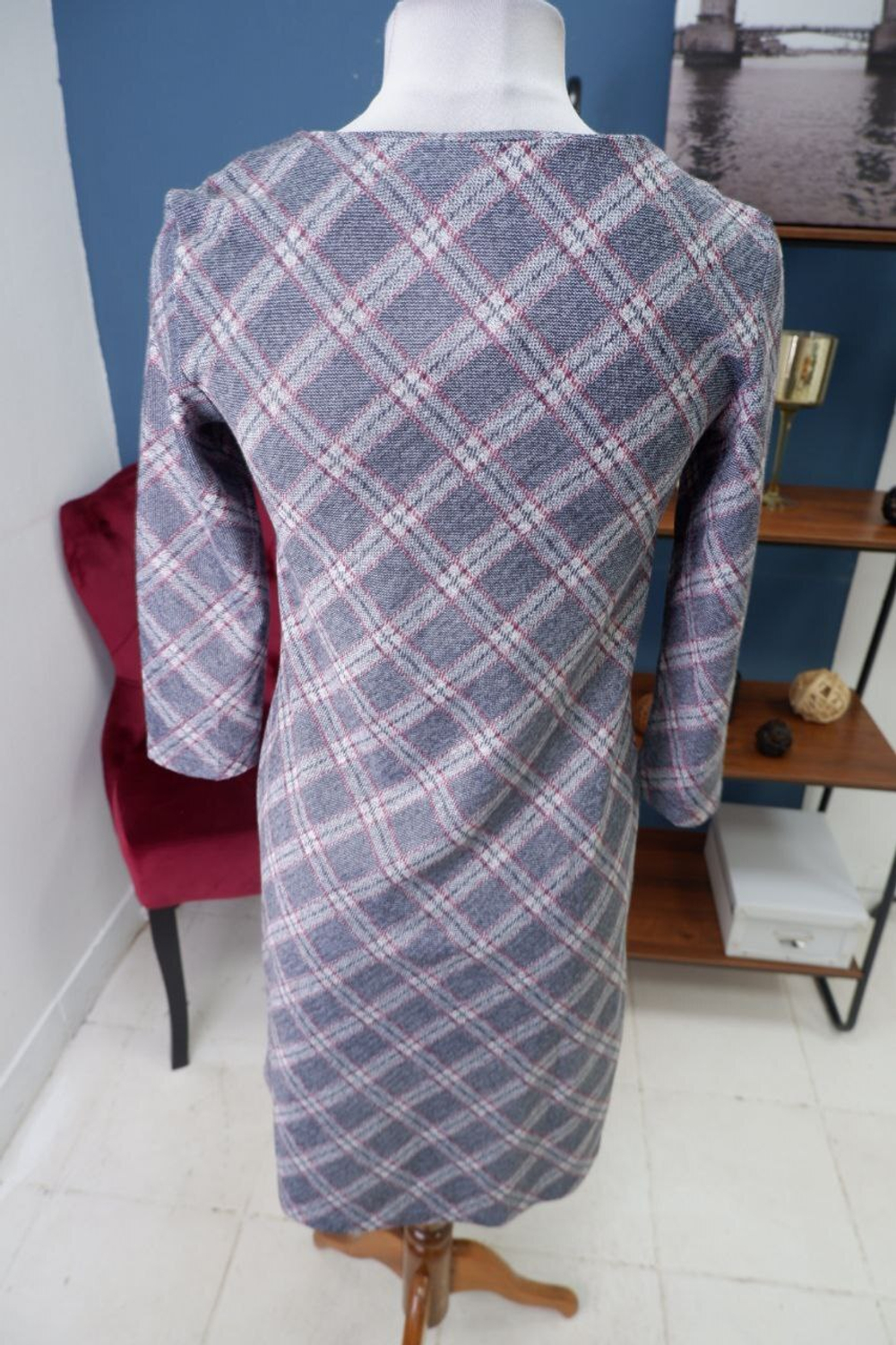 Платье Deniza серое в клетку 44 размер