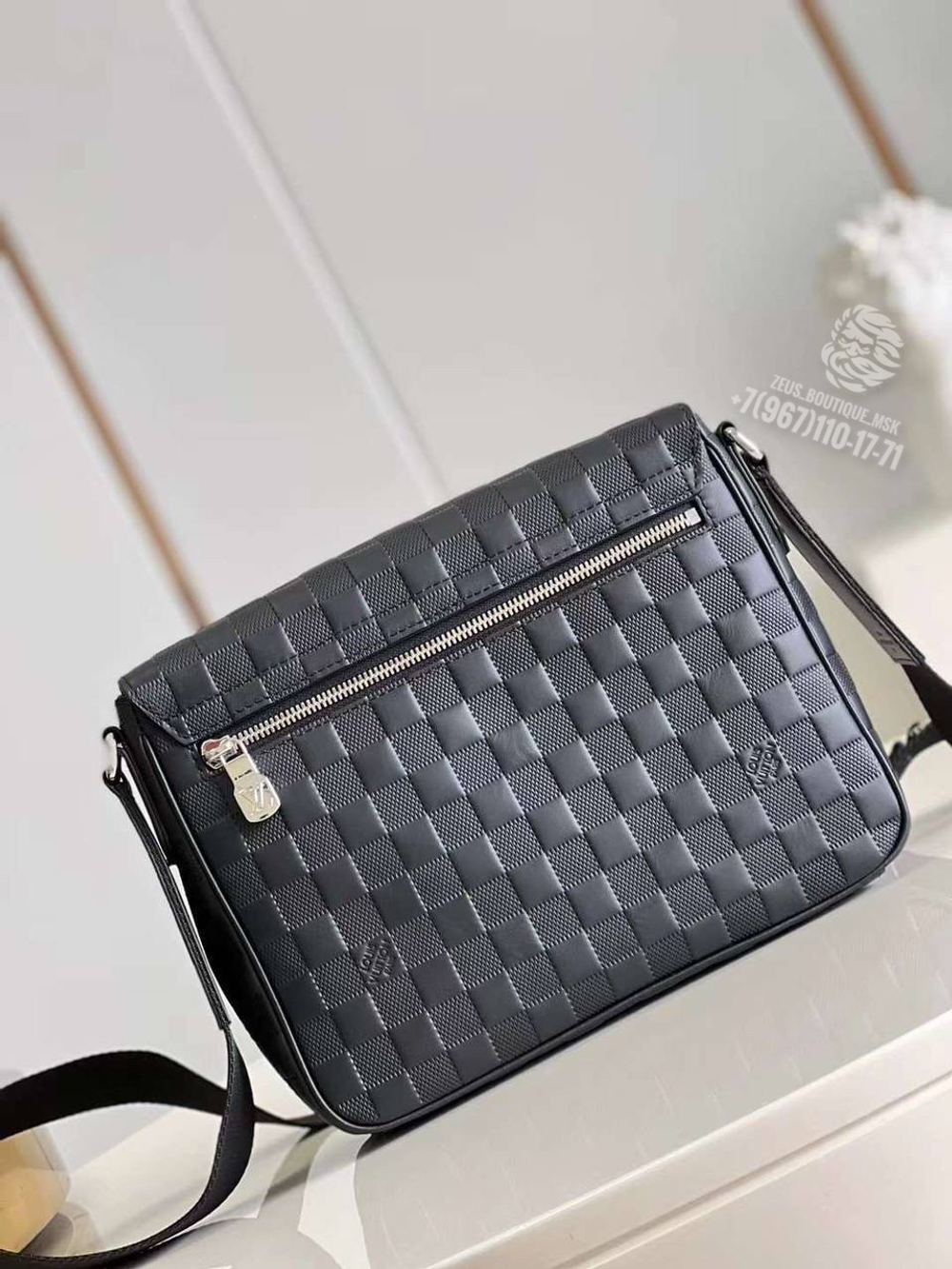 Сумка через плечо/мессенджер Louis Vuitton District PM
