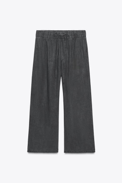 ZARA УКОРОЧЕННЫЕ БРЮКИ ИЗ СТРУЯЩЕЙСЯ ТКАНИ, ЧЕРНЫЙ