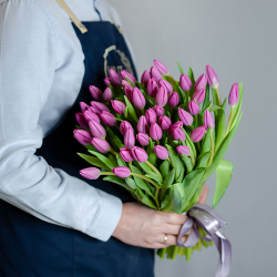 Тюльпаны розовые под ленту