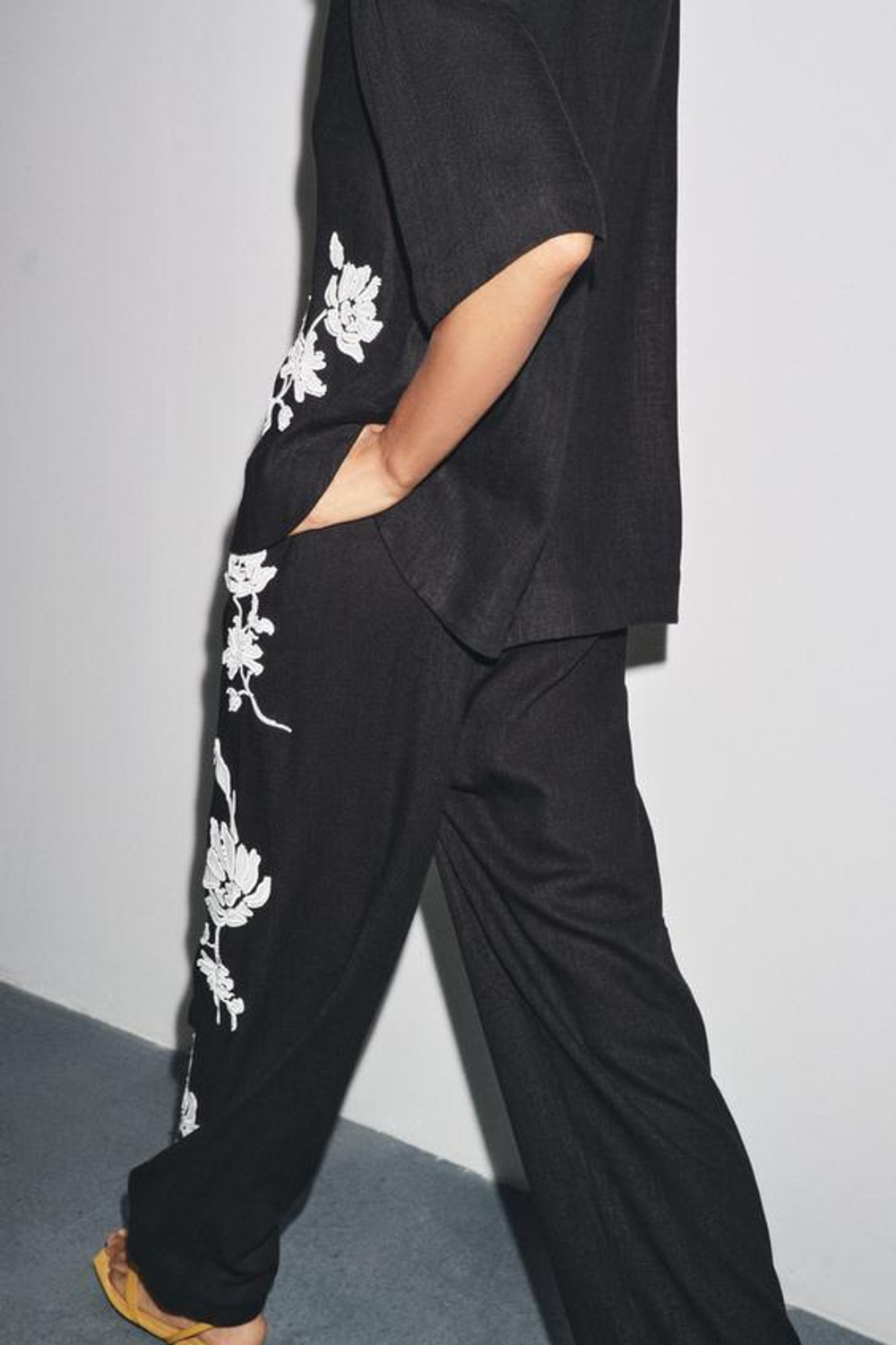 ZARA БРЮКИ С ВЫШИВКОЙ И БИСЕРОМ — ZW COLLECTION, ЧЕРНЫЙ/БЕЛЫЙ