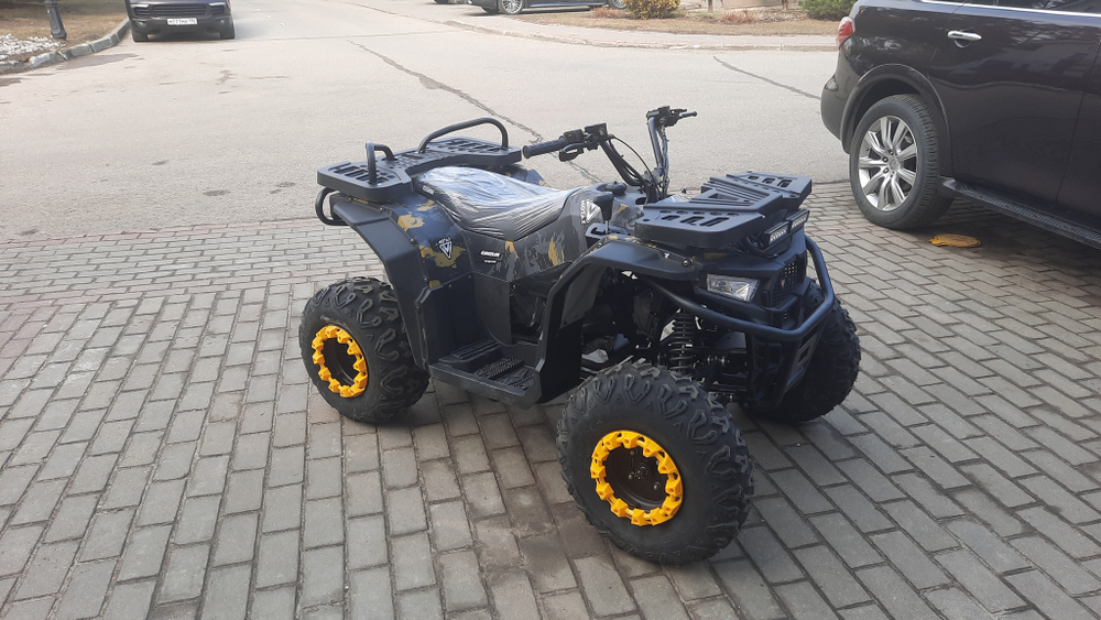 Квадроцикл бензиновый MOTAX GRIZLIK W200