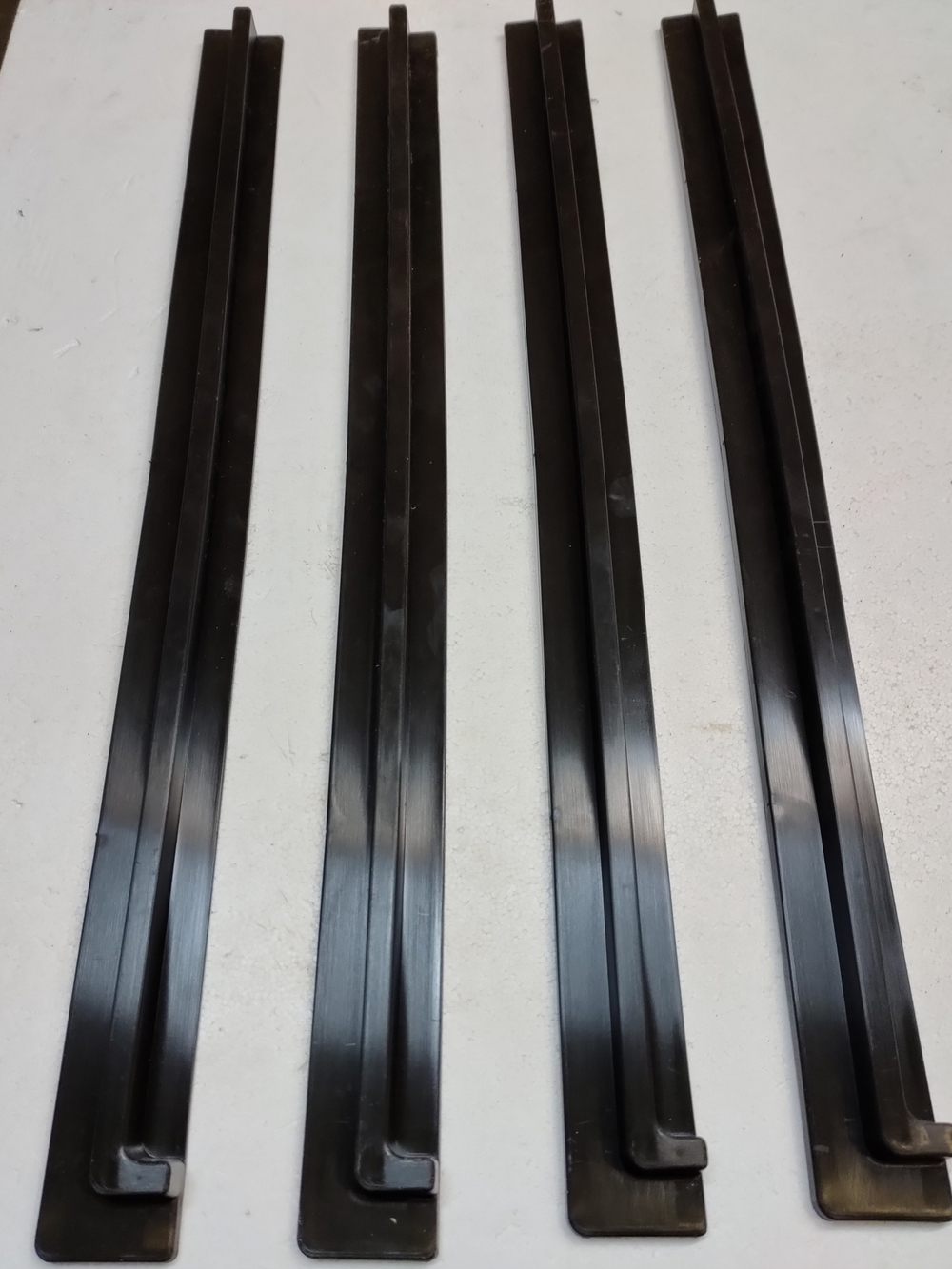 Профильные вставки для корпусов