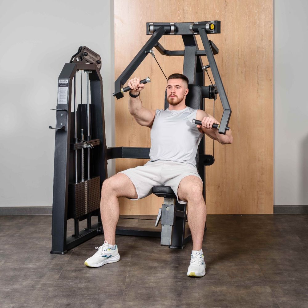 A2008 Жим от груди вертикальный. Стек 100 кг