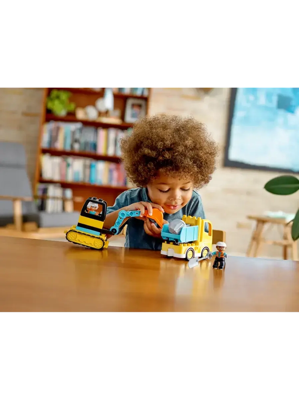 Конструктор лего DUPLO Town Грузовик и гусеничный экскаватор