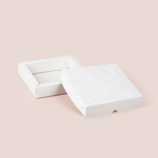 Коробка для пряников с тиснением 160*160*35 мм