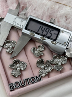 Пуговицы серебристые в форме цветка с жемчугом