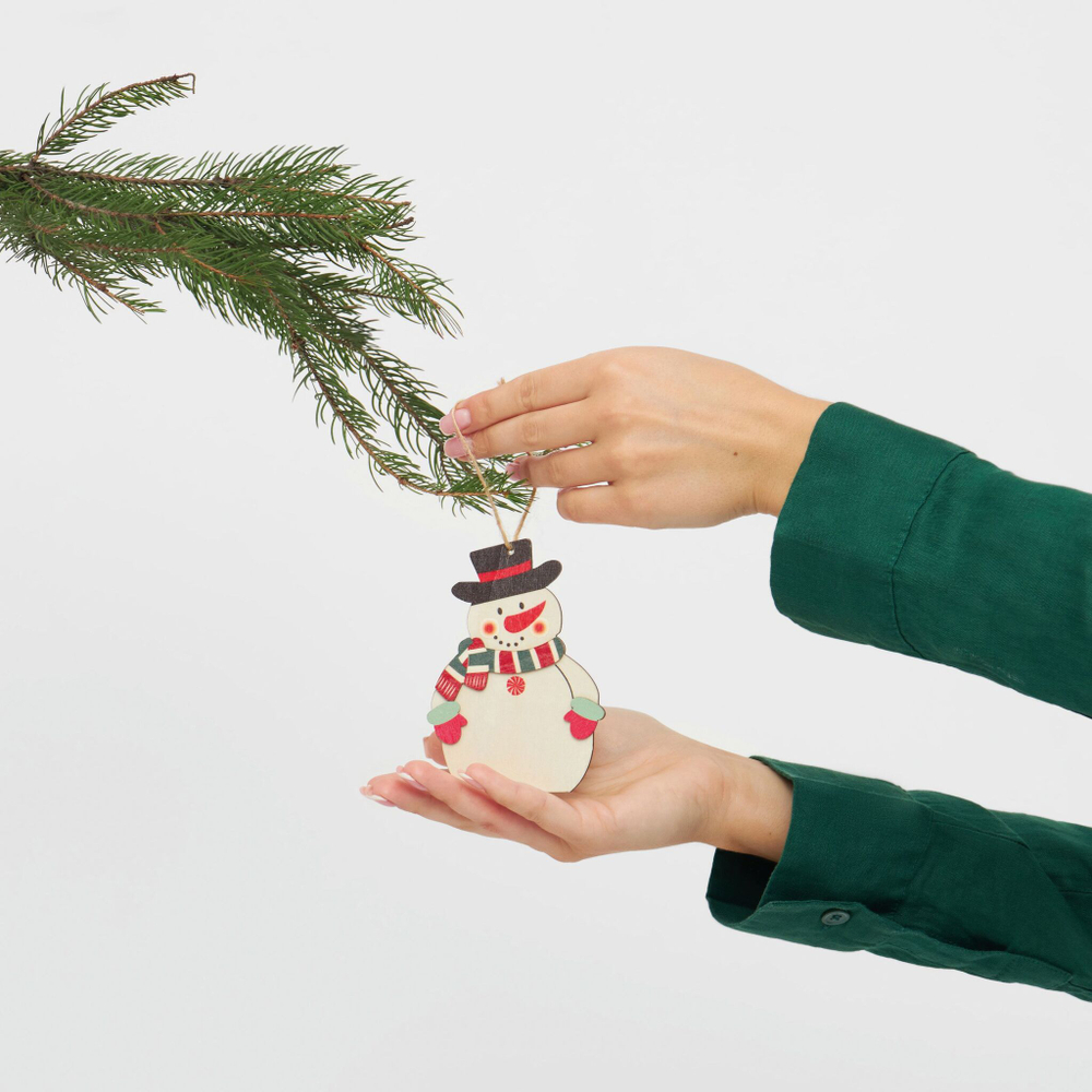Подвеска на елку или подарок WOODEN SNOWI
