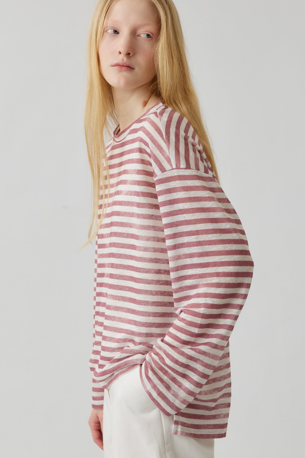 Топ с разрезами в розовую полоску из льна