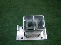 Кронштейн усилителя правый RR Vogue 4 L405 (12-22)