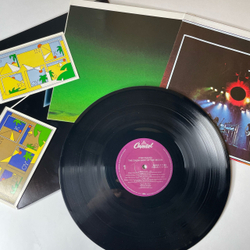 Винтажная виниловая пластинка LP Pink Floyd The Dark Side Of The Moon (США 1988) (Полный Комплект, 2 Плаката, 2 Открытки)